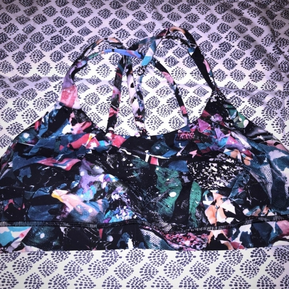 Lululemon sports bra